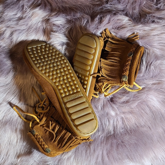 Minnetonka Size 7 Women Boots - Picture 3 of 5